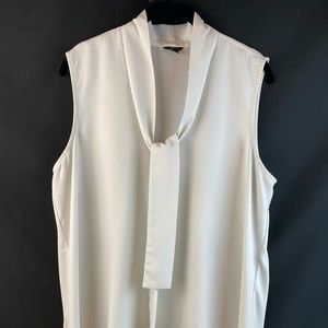 Ann Taylor sleeveless tie front blouse